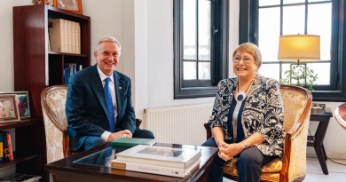 Rompe con la tradición republicana: La severa condena de los excancilleres por el sabotaje del gobierno de Kast a la candidatura de Bachelet a la ONU