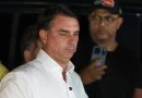 Autoexilio y delirio autoproclamado: Flávio Bolsonaro se inventa una presidencia desde la fuga