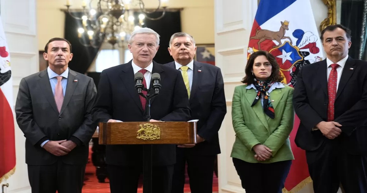Mea culpa sin consecuencias: Kast reconoce el error, pero deja intacto a Rabat